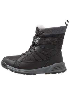 Zwarte geïsoleerde winterlaars met grijze zool, vetersluiting aan de voorkant, stoffen boord en gevoerd met bont, ontworpen voor koude weersomstandigheden en grip.