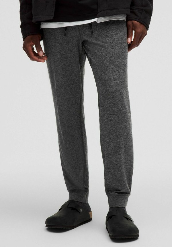 SOFT JOGGER REGULAR - Jogginghose