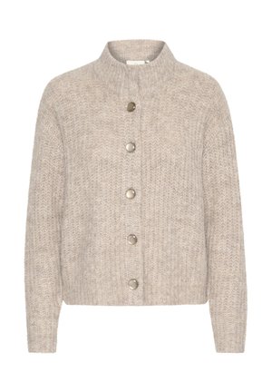 Beige gebreide cardigan met een hoge kraag, voorzien van vijf zilveren knopen aan de voorkant en een zachte, gestructureerde stof. Verkorte lengte, lange mouwen.