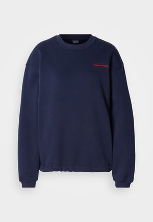 Navy blue sweatshirt made of cotton blend, featuring a crew neckline, long sleeves, and a small red "sporty core" logo printed on the front.