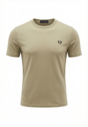 T-shirt beige à manches courtes Fred Perry avec col rond et petit logo couronne de laurier noir sur la poitrine gauche.