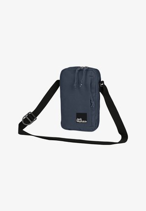 Sac bandoulière navy de forme rectangulaire fabriqué en tissu résistant. Il présente un logo noir, une sangle réglable et une fermeture à double zip.