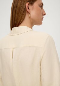 s.Oliver BLACK LABEL Blusenkleid - hellgelb