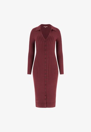 Abito a maglia a coste color bordeaux con maniche lunghe, scollatura a V e chiusura con bottoni a tutta lunghezza. Presenta una silhouette aderente e lunghezza fino al polpaccio.