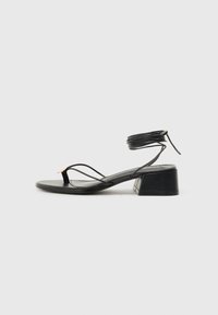 Unselected, black