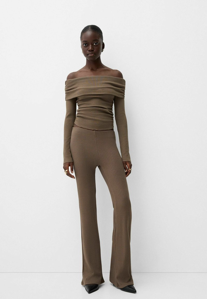 Bershka Trui zandkleur Bershka Trui zandkleur