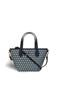 Pieni trapetsimallinen käsilaukku, jossa on sininen, oranssi ja beige geometrinen kuutio-kuvio, laivastonsinisiä kahvoja ja säädettävä olkain kullanvärisillä kiinnikkeillä.