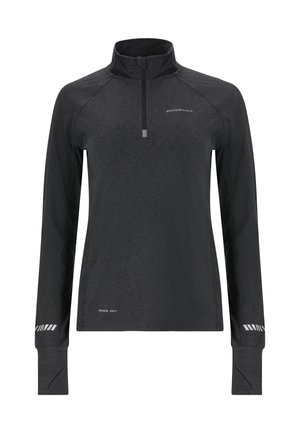 Zwarte lange mouwen quarter-zip sporttop van ademend materiaal. Voorzien van raglanmouwen, subtiele logo en sneldrogende tekstdetail.