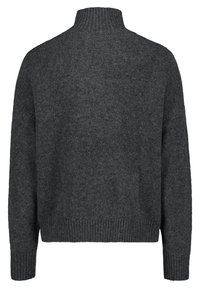 Dunkelgrauer Strickpullover mit hohem, geripptem Kragen und langen Ärmeln. Beweist eine weiche Textur und eine entspannte, kastige Form mit gerippten Bündchen.