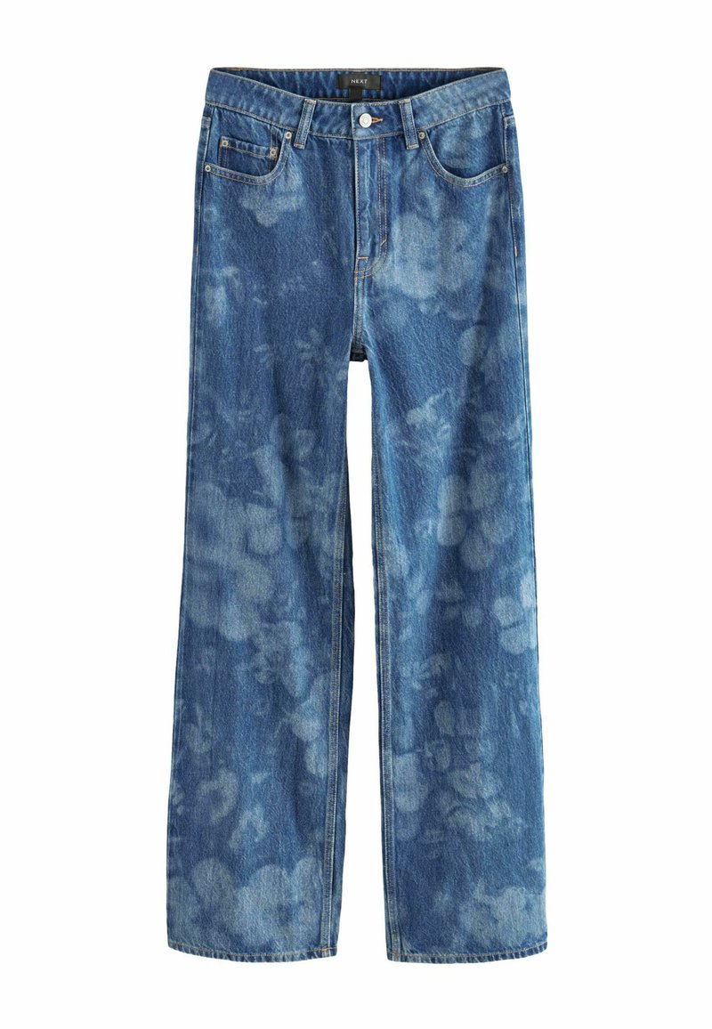 Jeans de denim de pierna ancha en un tono azul desvaído con acentos de patrón claro. Presentan bolsillos tradicionales, cierre de cremallera y costuras de doble puntada.