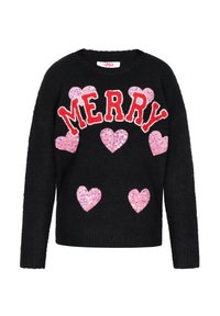 Pulover negru tricotat, care prezintă cuvântul "MERRY" în roșu, împodobit cu inimioare roz din paiete. Textură moale și croială lejeră.