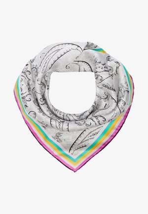 Hvidt silketørklæde med sorte paisley mønstre og farverig stribet kant i pink, gul, turkis og grøn, foldet i en loop-form.