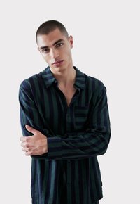 Chelsea Peers STRIPE SET - Pyjama set - green