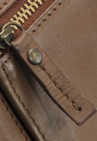 MAITRE STEINBACH IMMINE - Portemonnee - darkbrown