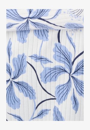 Tessuto bianco a coste con un motivo floreale blu che presenta grandi petali e dettagliate linee scure simili a vene.