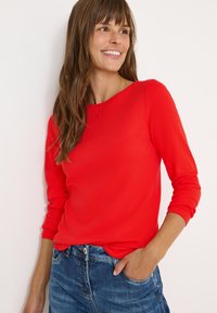 MIT U-BOOT-AUSSCHNITT - Camiseta de manga larga - orange