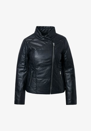 Giacca in pelle nera con colletto alto, chiusura con zip asimmetrica e pannelli trapuntati. Due tasche laterali con zip. Texture liscia.