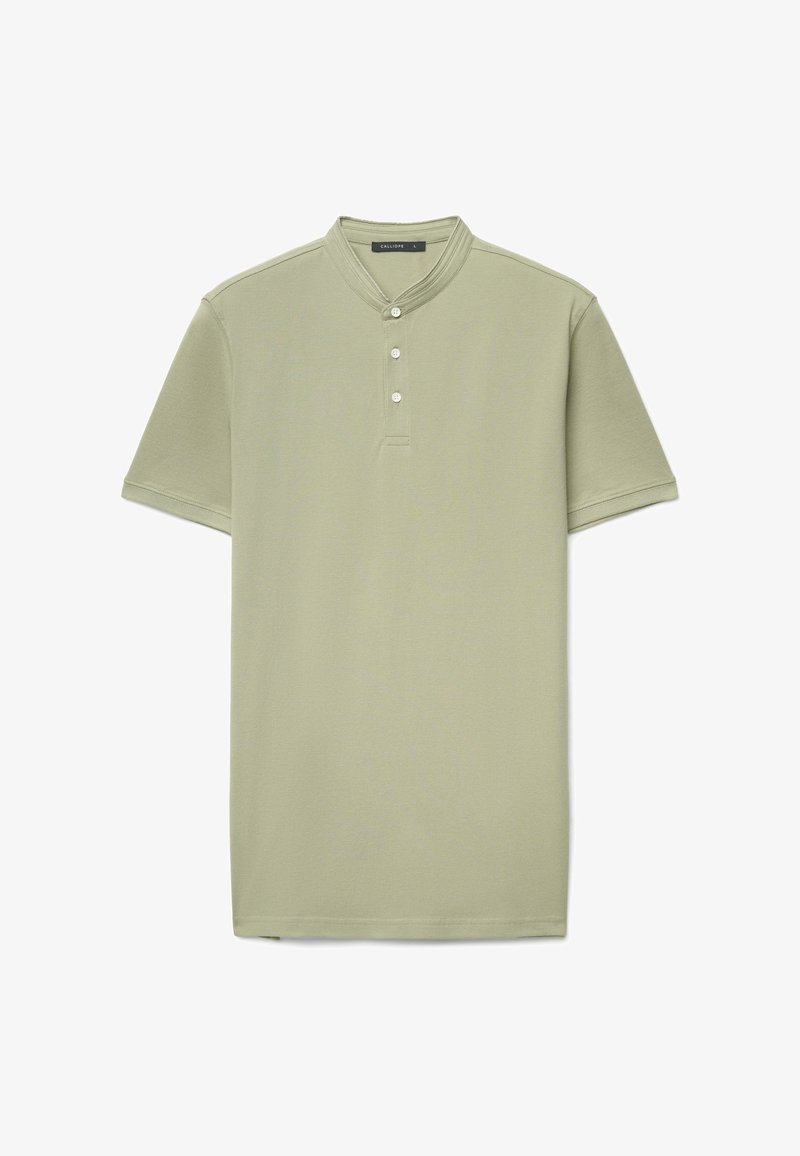 Maglietta a maniche corte in cotone verde chiaro, stile henley, con colletto alla coreana e patta con tre bottoni. Texture morbida e liscia.