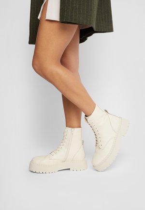 Steve Madden SKYLAR - Enkellaarsjes met plateauzool - bone