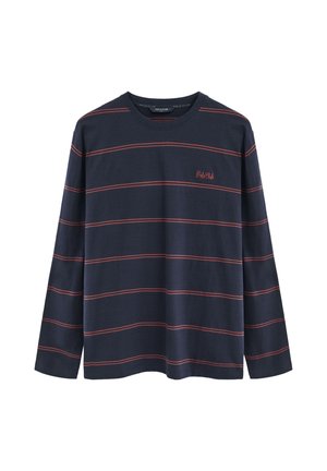 Camicia blu navy a maniche lunghe con sottili righe orizzontali rosse e piccolo logo rosso "Polo Club" sul petto sinistro.