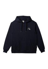 Sudadera con capucha azul marino hecha de tela suave, con un bolsillo frontal tipo canguro y un logotipo blanco en el pecho. Incluye cordones ajustables.