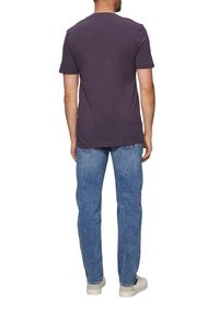 s.Oliver MET V-HALS EN SLUBSTRUCTUUR - T-Shirt basic - aubergine