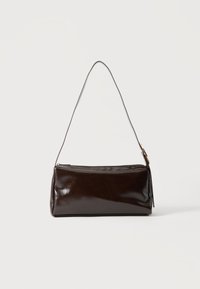 Δεν επιλέχθηκε, chocolate torte/gold-coloured