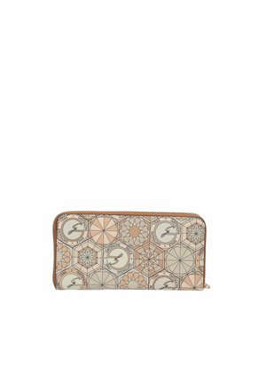 Portafoglio rettangolare con zip su tutto il perimetro con motivi geometrici beige e marroni e loghi circolari con la scritta "GATTINONI SINCE 1946."