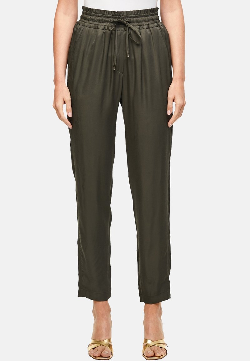 Olivově zelené lehké kalhoty s elastickým pasem a nastavitelným šňůrkovým stahováním, s rovnými nohavicemi a hladkou texturou.