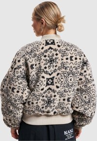 Karl Kani SIGNATURE TEDDY - Fleecejakke - cream black