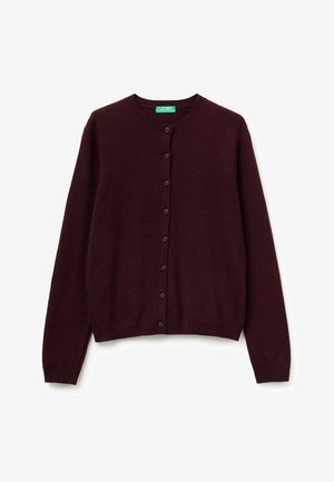 Bordowy kardigan z miękkiego materiału, z okrągłym dekoltem, zapięciem na guziki z przodu oraz ściągaczami przy mankietach. Gładka tekstura, długie rękawy.