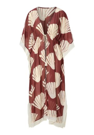 Kaftan bordeaux transparent avec de grandes impressions de coquillages beiges, manches larges, taille à cordon et bordure blanche le long des bords.