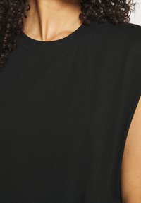 JUST FEMALE Denní šaty - black