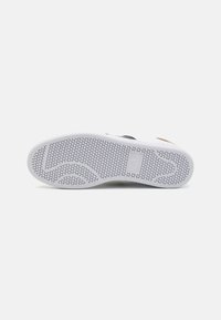 EA7 Emporio Armani UNISEX biały