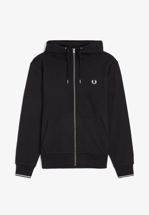 Zwarte hoodie met ritssluiting, voorzak, trekkoord in de capuchon, geribbelde manchetten met witte streep en een klein wit laurierlogo op de borst.