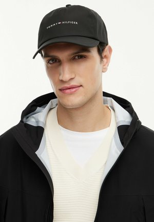 Tommy Hilfiger, TOMMY HILFIGER PERFORMANCE RUBBERISED LOGO BASEBALL CAP - Gorra - black