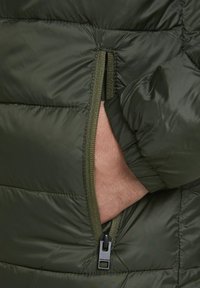 Jack & Jones Chaqueta de entretiempo - rosin