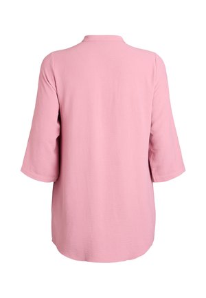 Lichtroze kledingstuk met lange mouwen, een kraag en een losse pasvorm. Gladde textuur zonder zichtbare patronen of accenten.