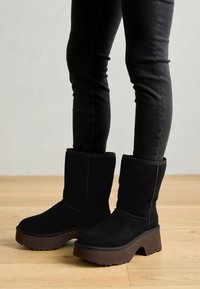 Não selecionado, black
