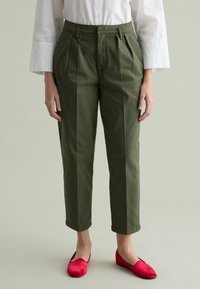 PIOMBO Stoffhose - army green