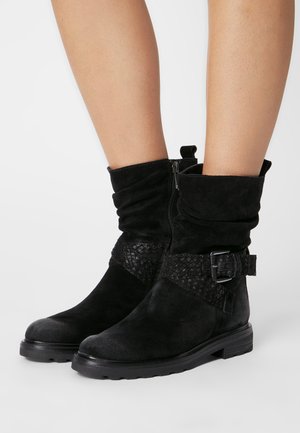 Marco Tozzi Platform ankle boots - black