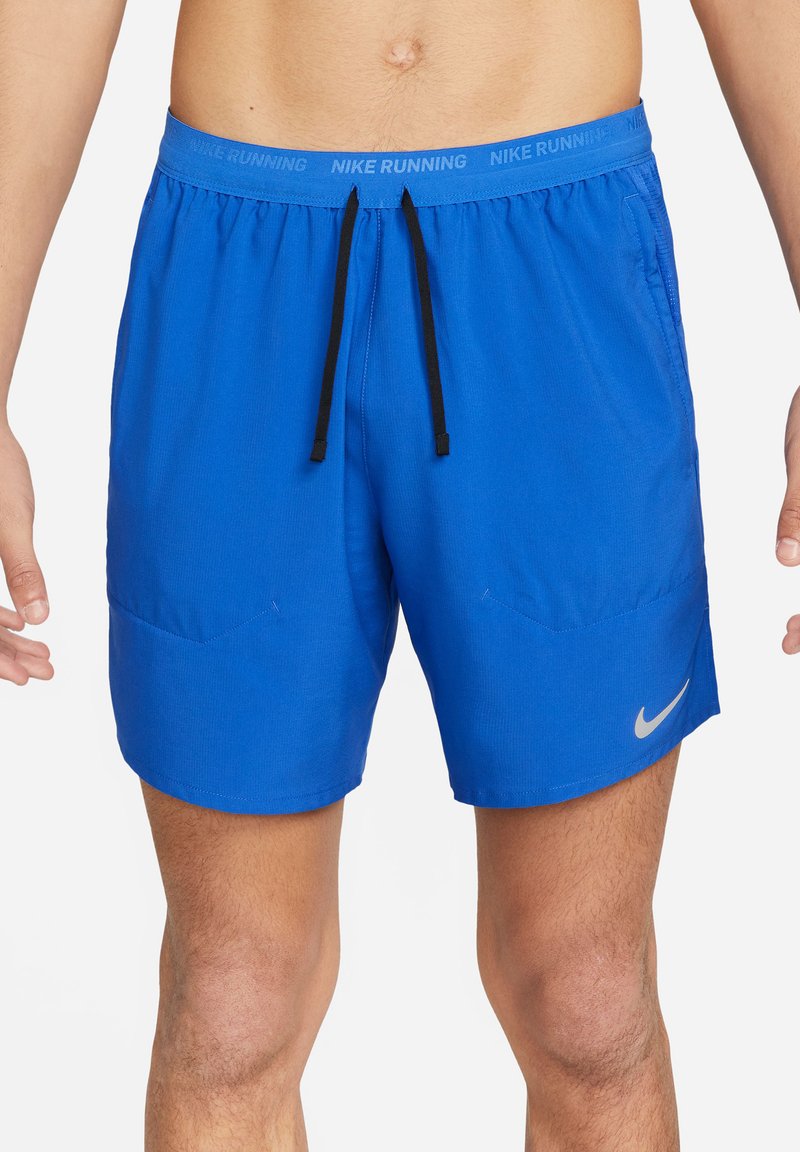 Nike Performance STRIDE SHORT - Pantalón corto de deporte - game royal black black