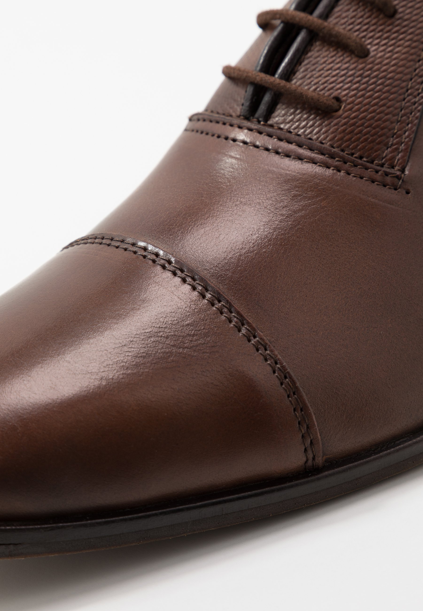 Kurt Geiger London BANBURY Pensko med snøring tan Ted Baker TRVSS Pensko med snøring tan Zalando.no