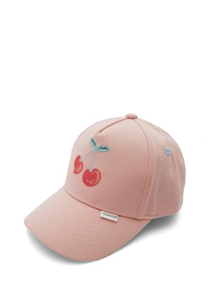 Rosa Baseballkappe mit gestickten roten Kirschen und grünen Stielen, mit einem kleinen weißen "maximo" Markenetikett am vorderen Rand.