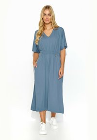 Makadamia LUŹNA niebieski denim