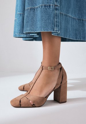 Next Decolleté - camel