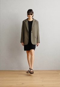Thumbnail Image 2
