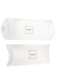 Weiße, kissenförmige Verpackung mit abgerundeten Kanten, einem Logo in der Mitte und einer glatten, matten Oberfläche. Zwei Stücke sind abgezeigt.