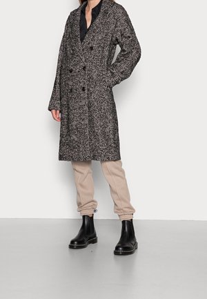 Classic coat - black