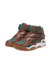 Hnědé a zelené tenisky s vysokým kotníkem z perforované kůže, s nastavitelným páskem, polstrovaným límcem a gumovou podešví, s bílým akcentem a logem.
